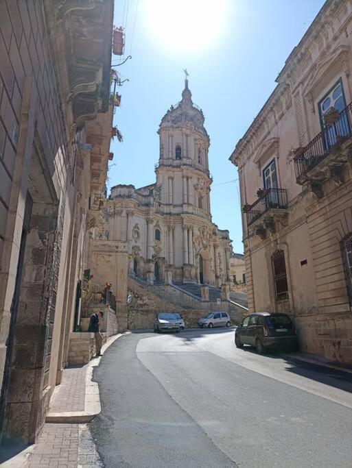 Casa Basilico' A Modica Vicino Duomo S. Giorgio Villa Exterior photo