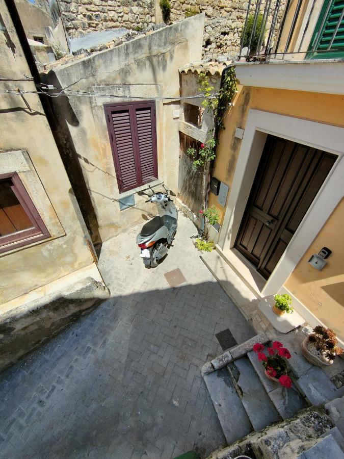 Casa Basilico' A Modica Vicino Duomo S. Giorgio Villa Exterior photo